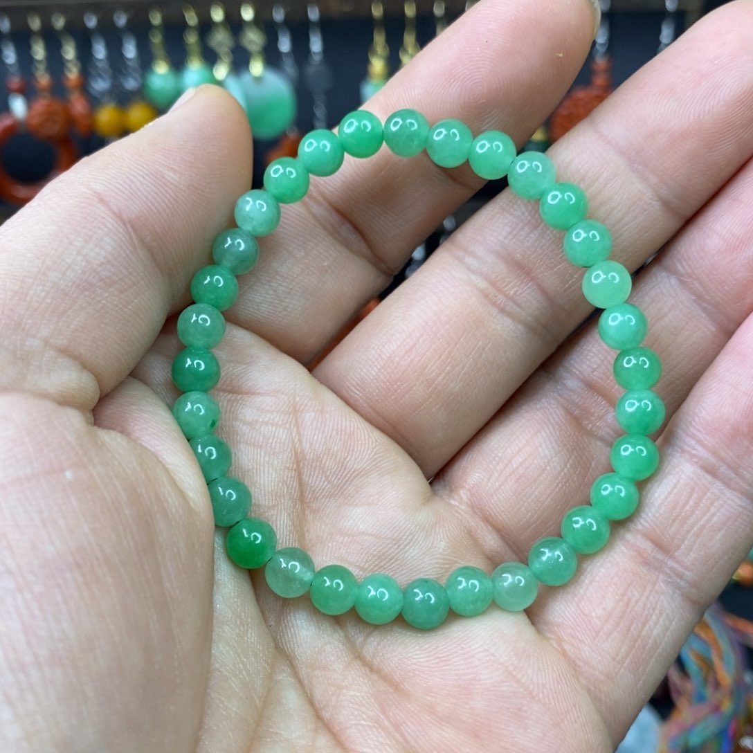 颈饰未镶嵌翡翠手链