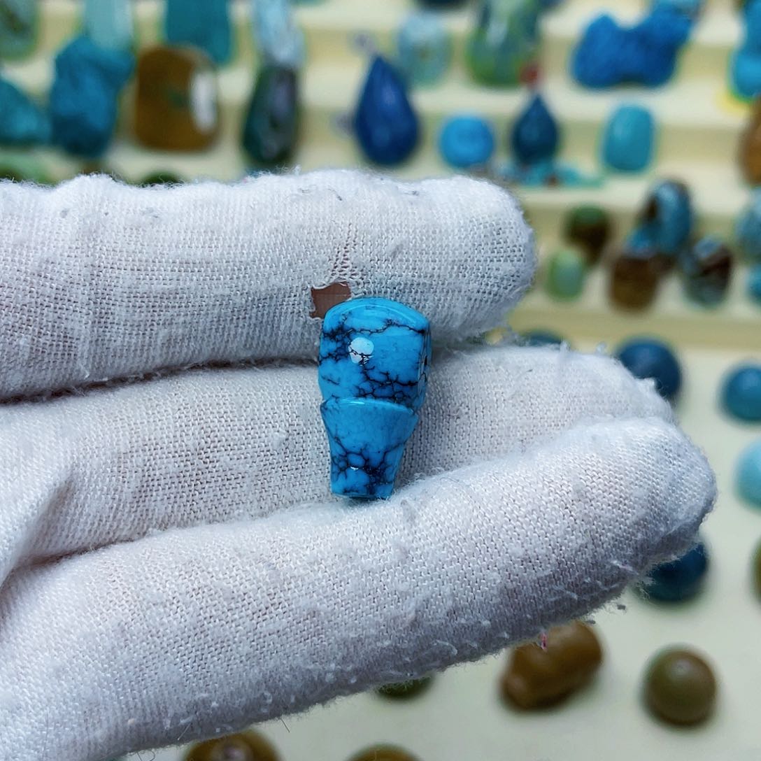 绿松石颈饰未镶嵌