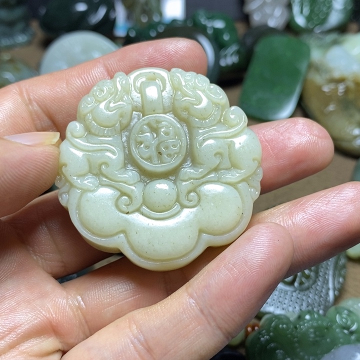 和田玉未镶嵌颈饰