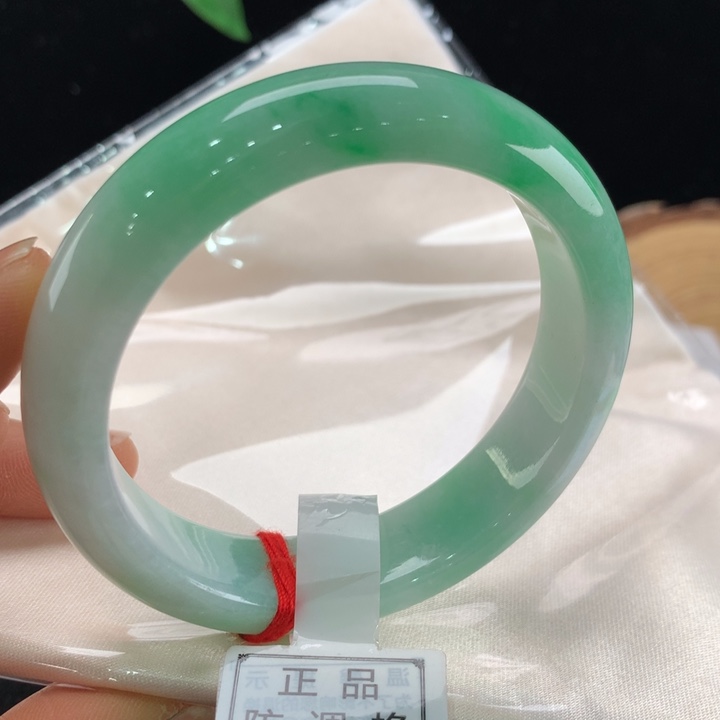 翡翠手镯未镶嵌111-1013