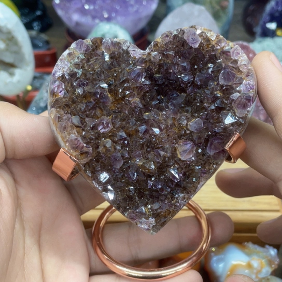 紫晶未镶嵌大型摆件（非配饰）