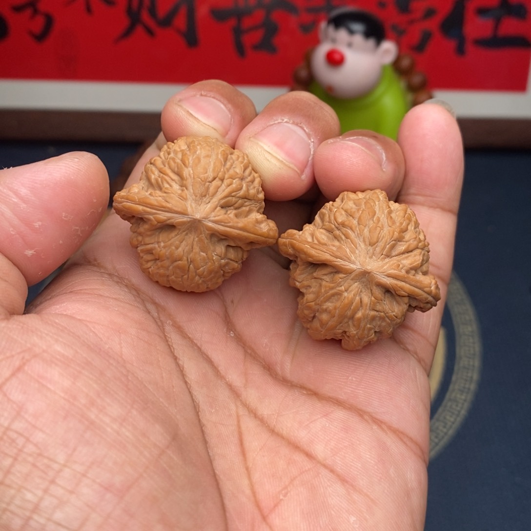 文玩核桃吊坠山地全品无修磨盘