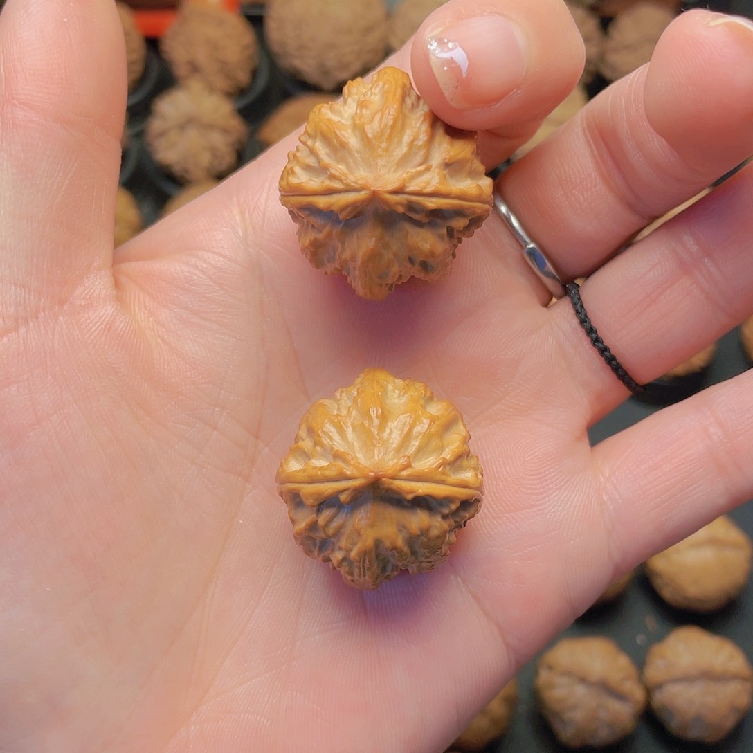 文玩核桃把件摩**士文玩核桃