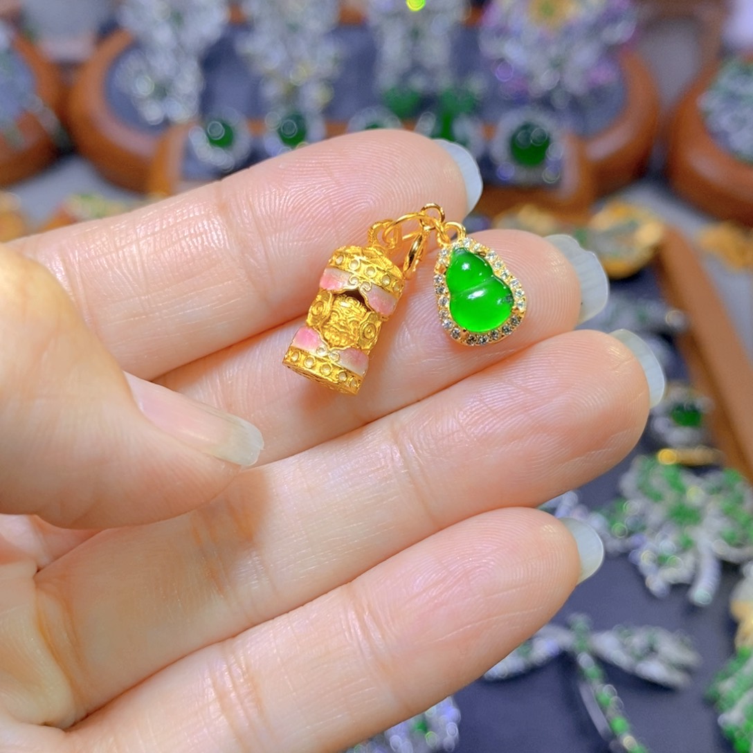 翡翠颈饰银S925镶嵌天然翡翠