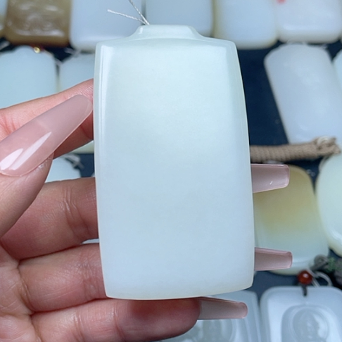 【闪购商品】颈饰未镶嵌和田玉见****人