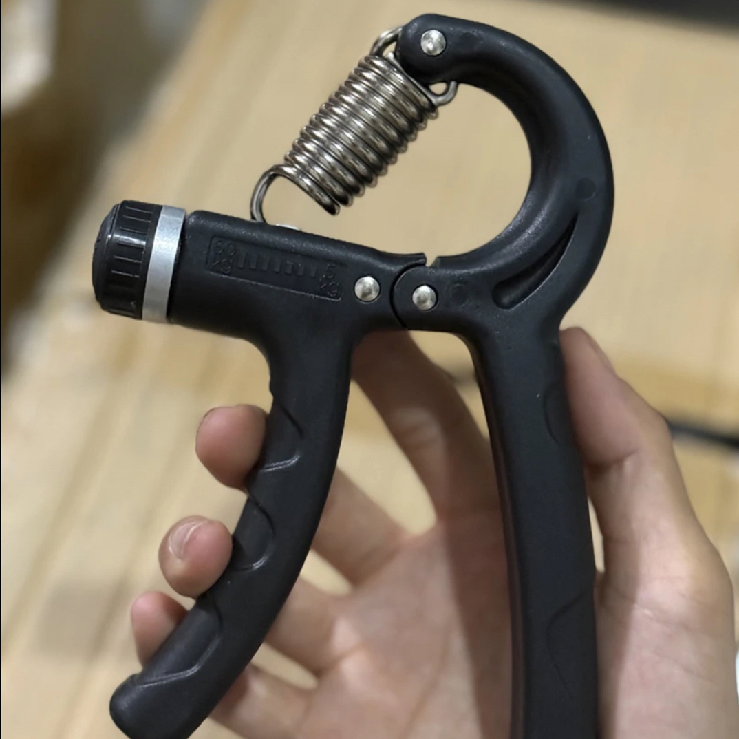 粉丝福利，握力器       颜色随机发