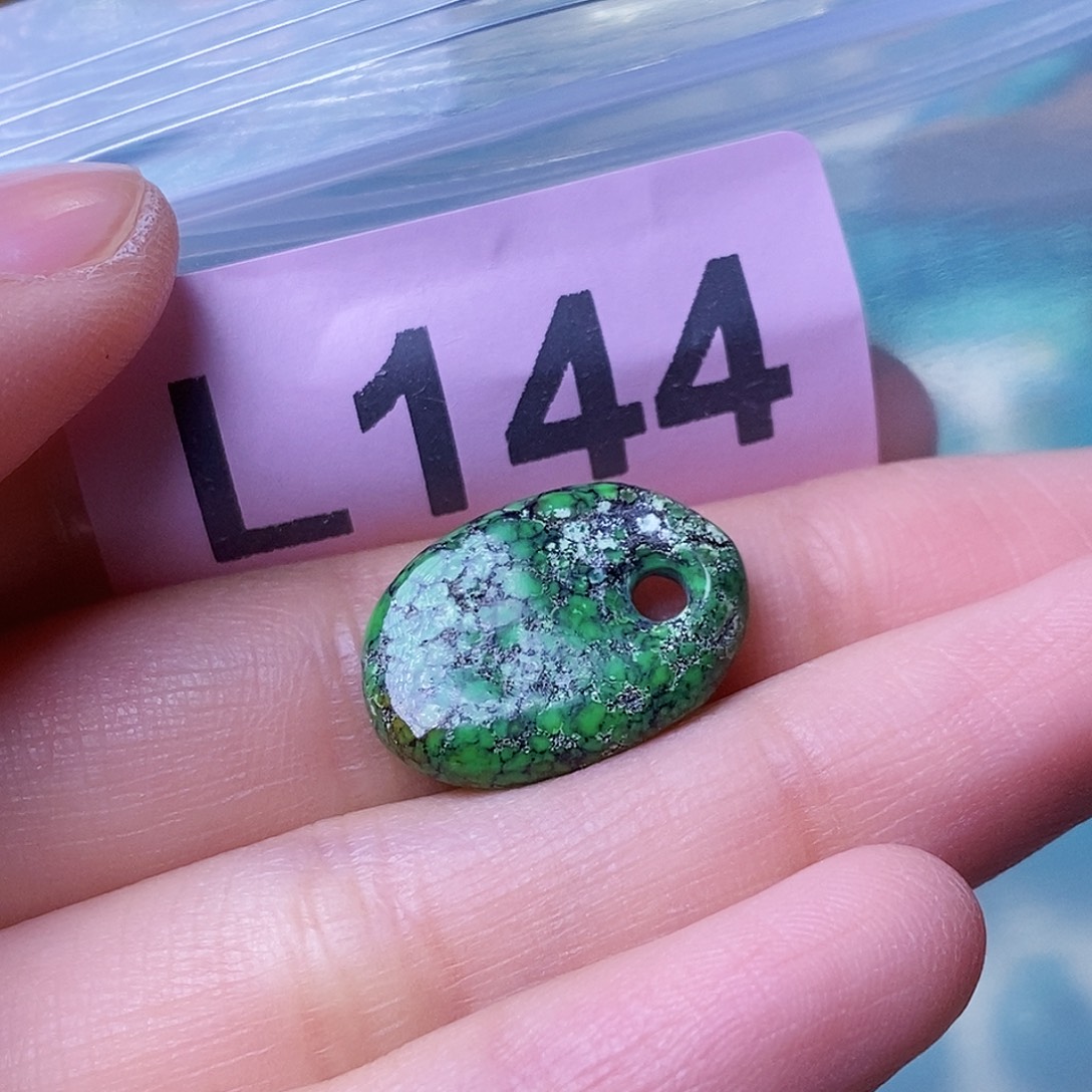 十堰原生态绿石头特色手工配饰