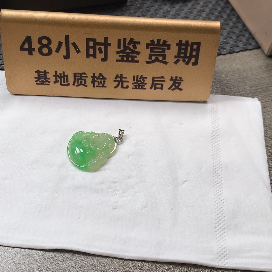 颈饰未镶嵌翡翠佛