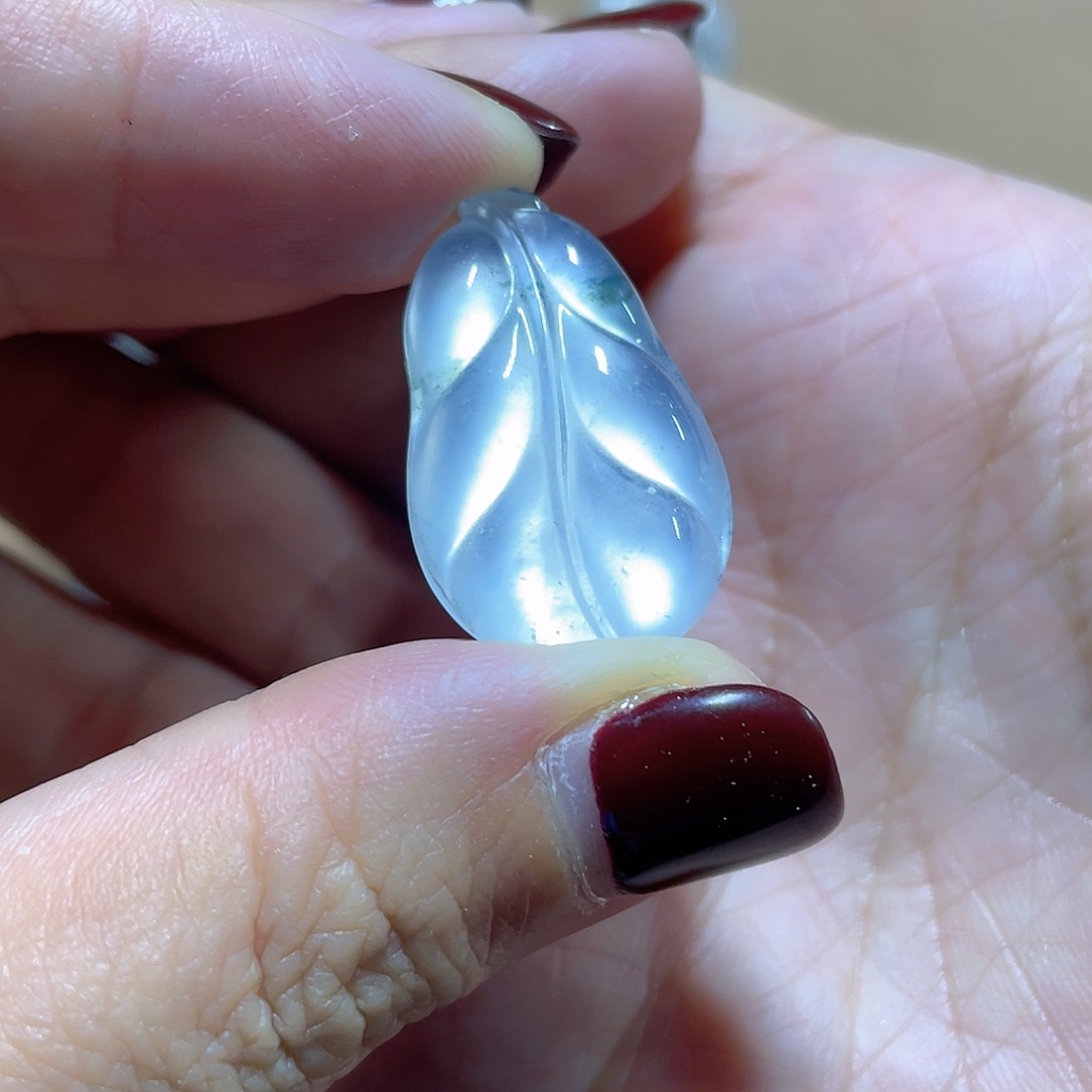 翡翠颈饰未镶嵌叶子