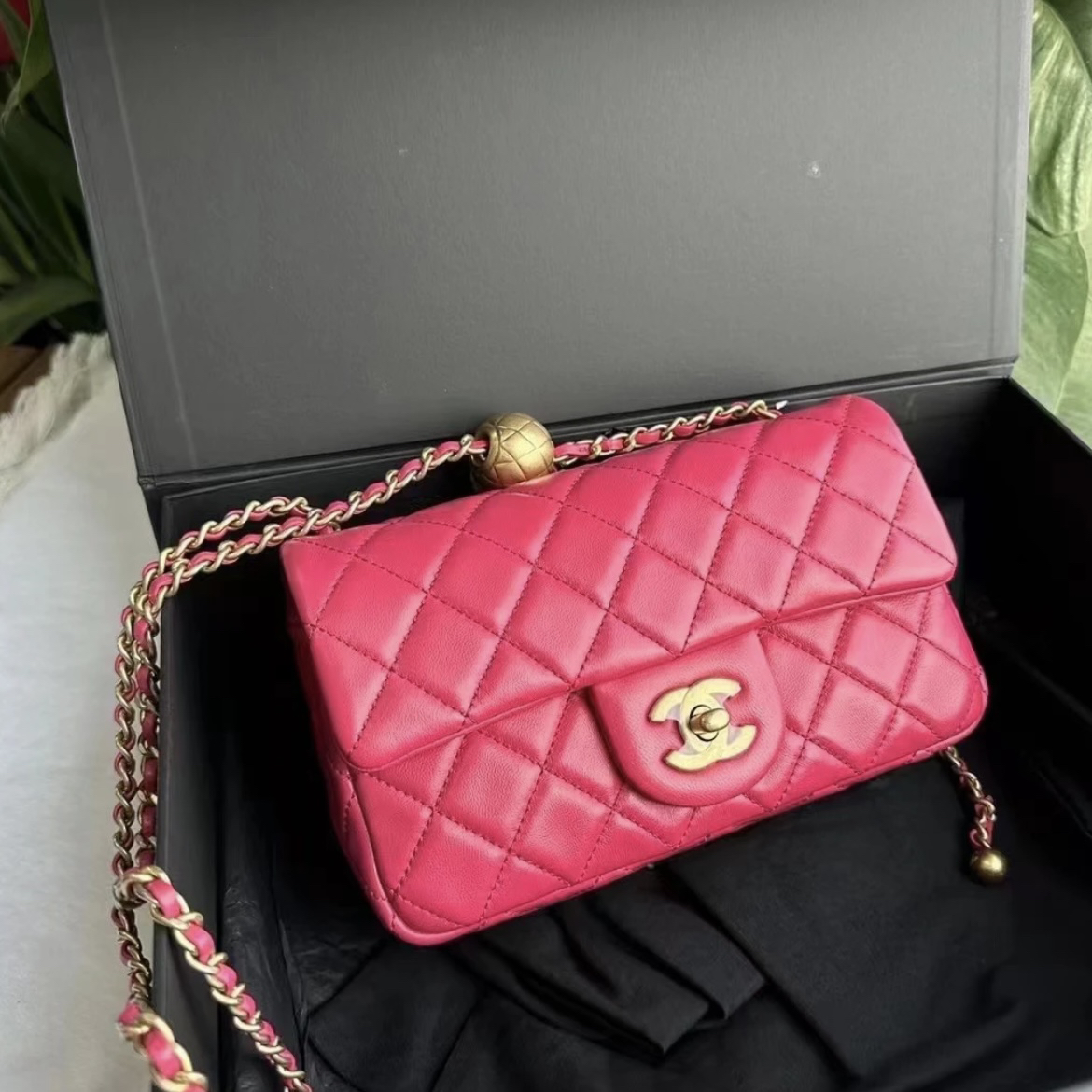 99新 Chanel/香奈儿 Chanel玫红色金球大mini 25060045-03