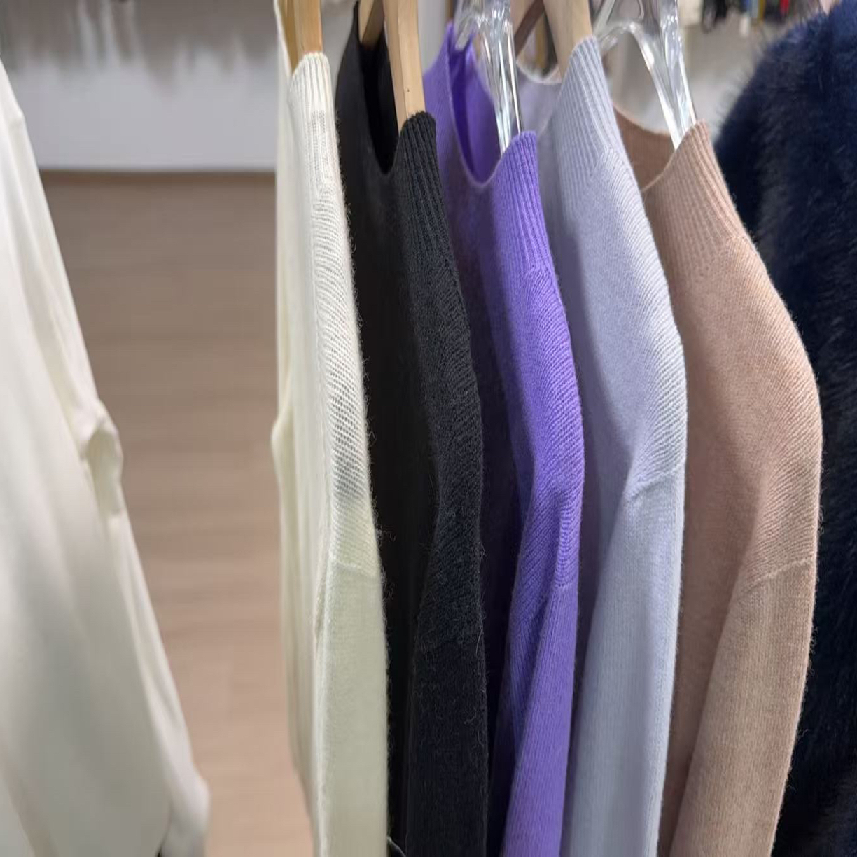 小半高领针织衫女纯羊毛衫秋冬新款纯色套头保暖内搭打底毛衣