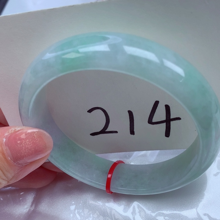 翡翠手镯未镶嵌翡翠