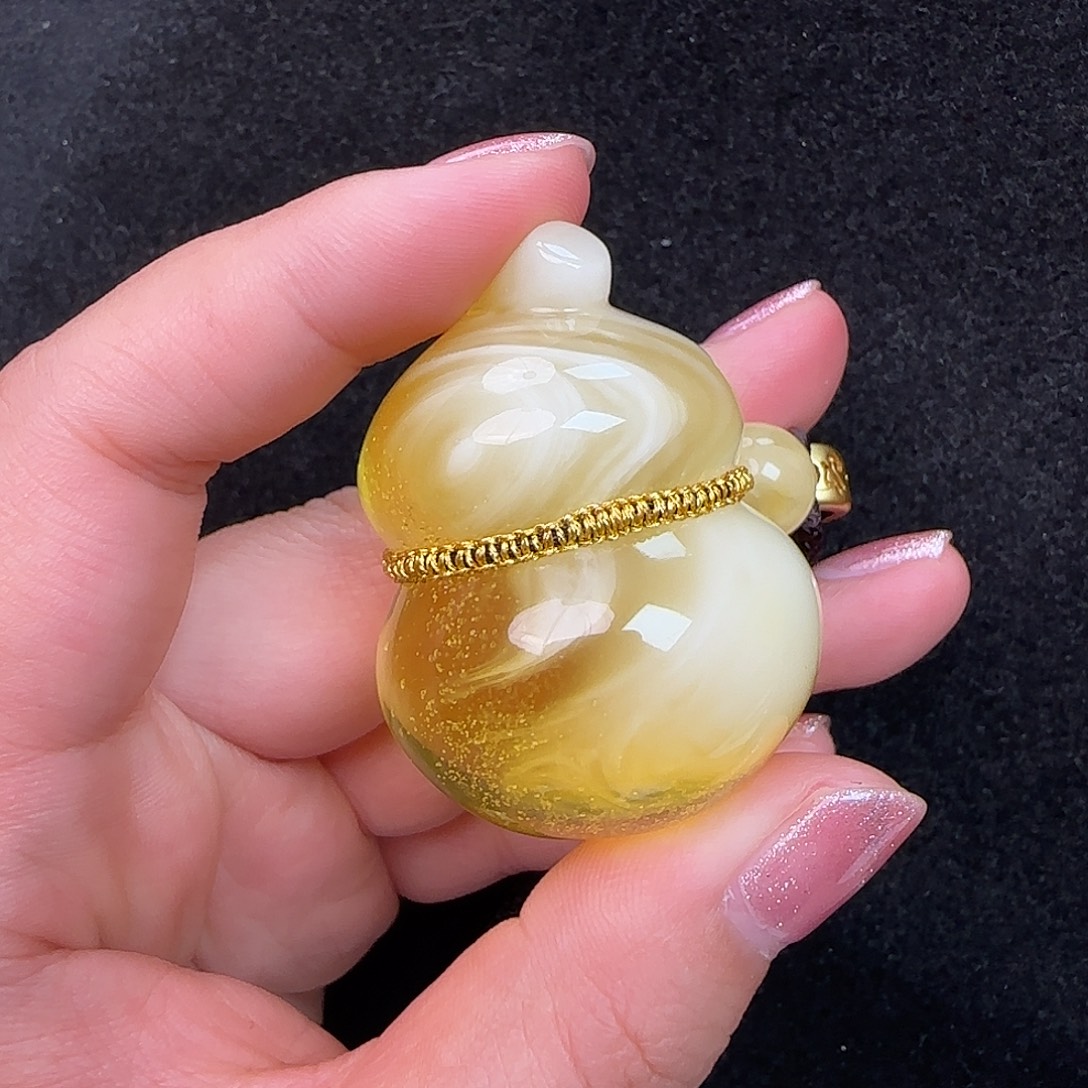 蜜蜡未镶嵌珠宝奇石