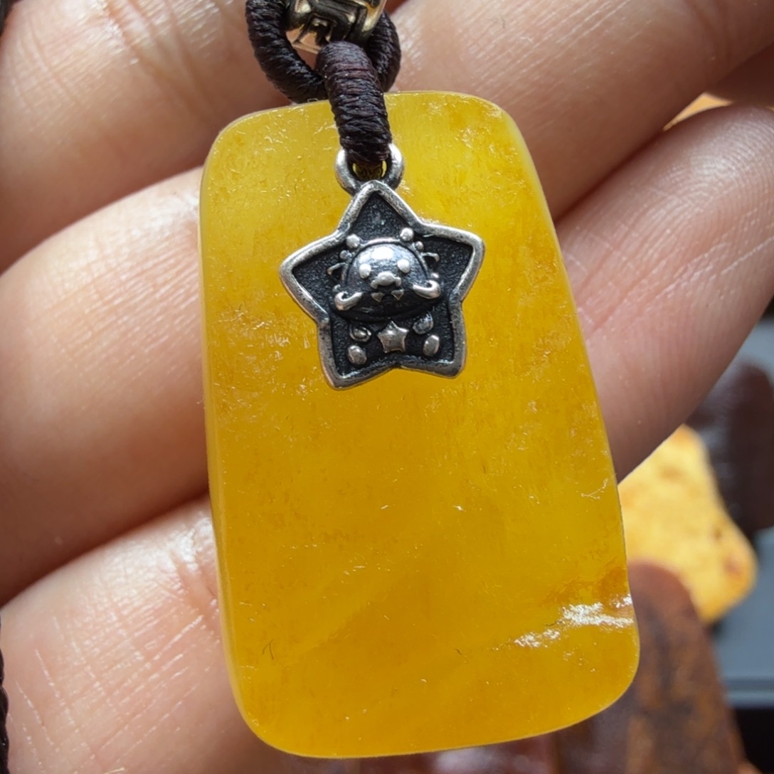 琥珀吊坠(赠链)未镶嵌