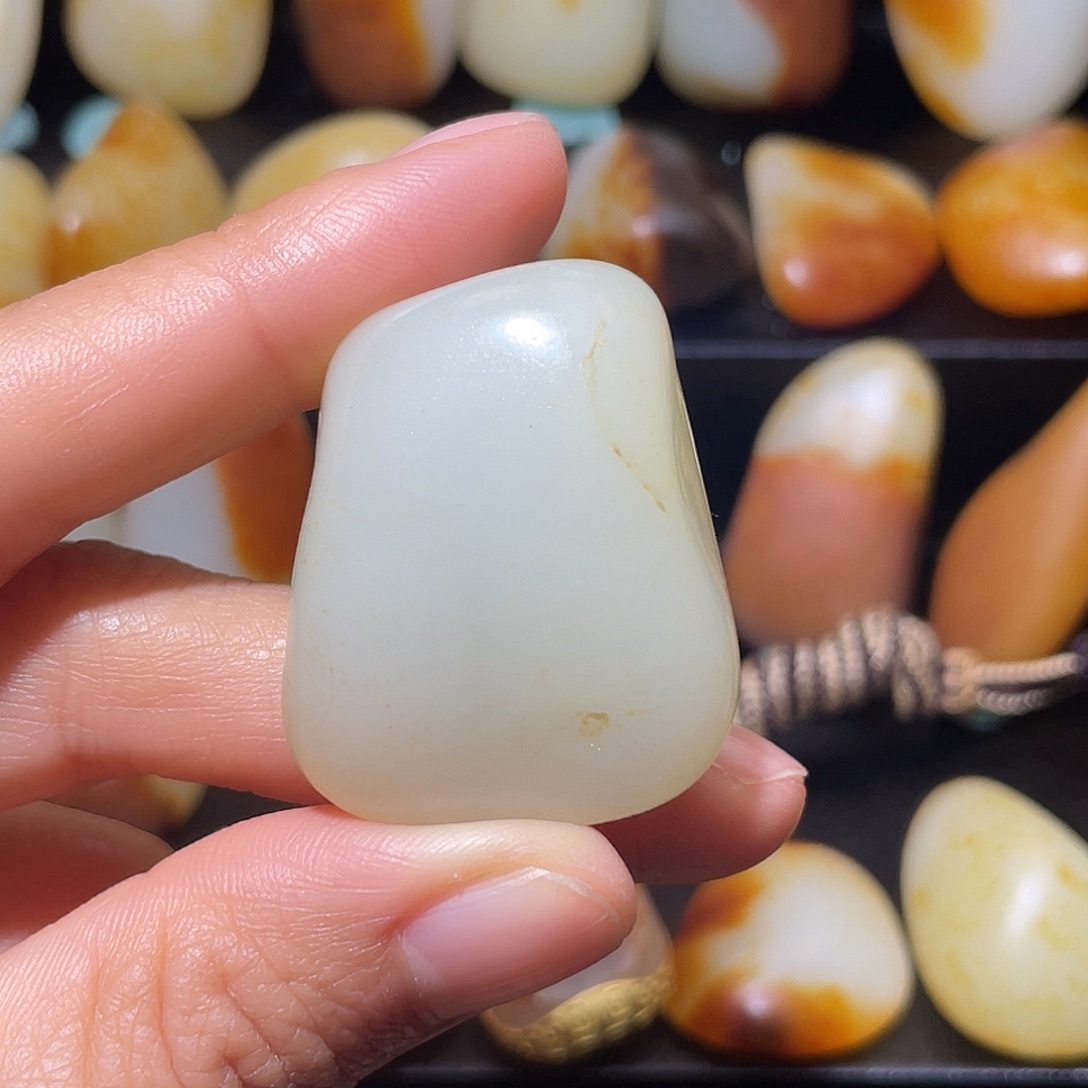 和田玉未镶嵌颈饰34.3g