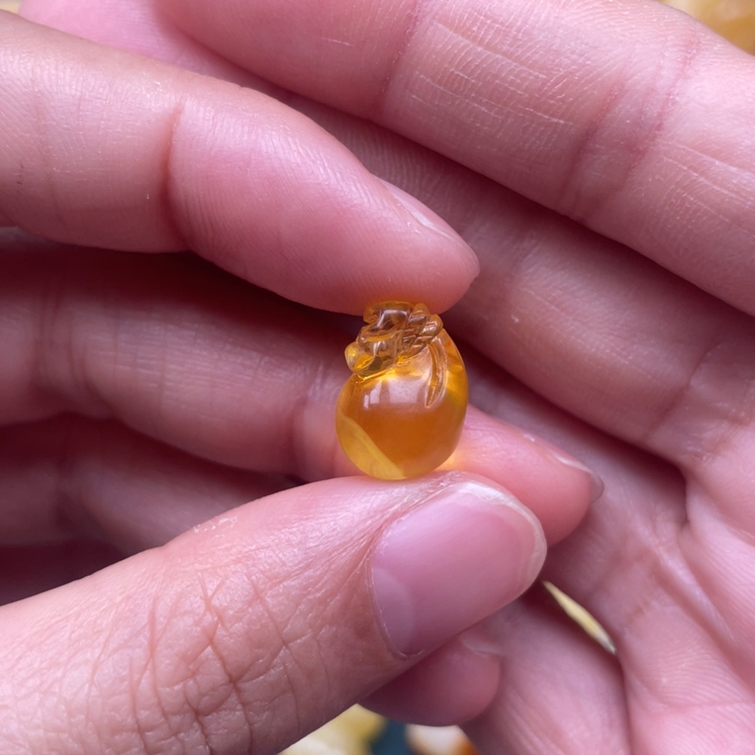 未镶嵌琥珀裸石蜜蜡