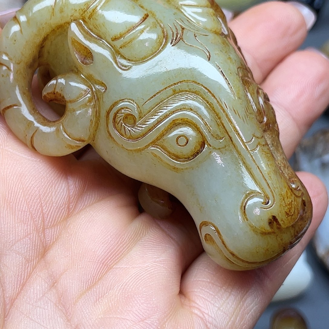 海***青和田玉未镶嵌颈饰
