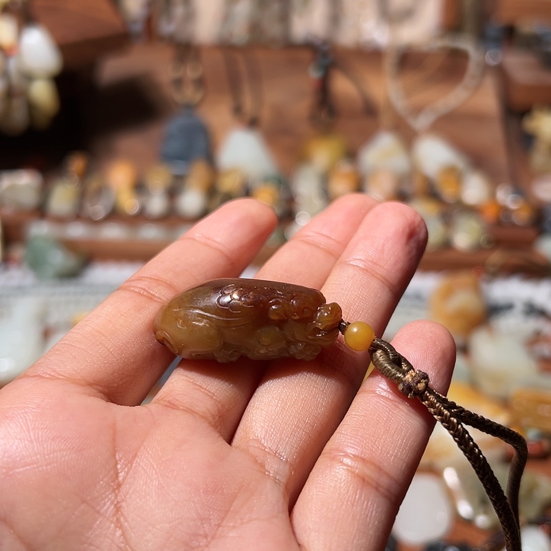 和田玉颈饰未镶嵌