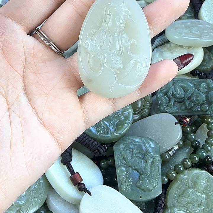 颈饰未镶嵌和田玉