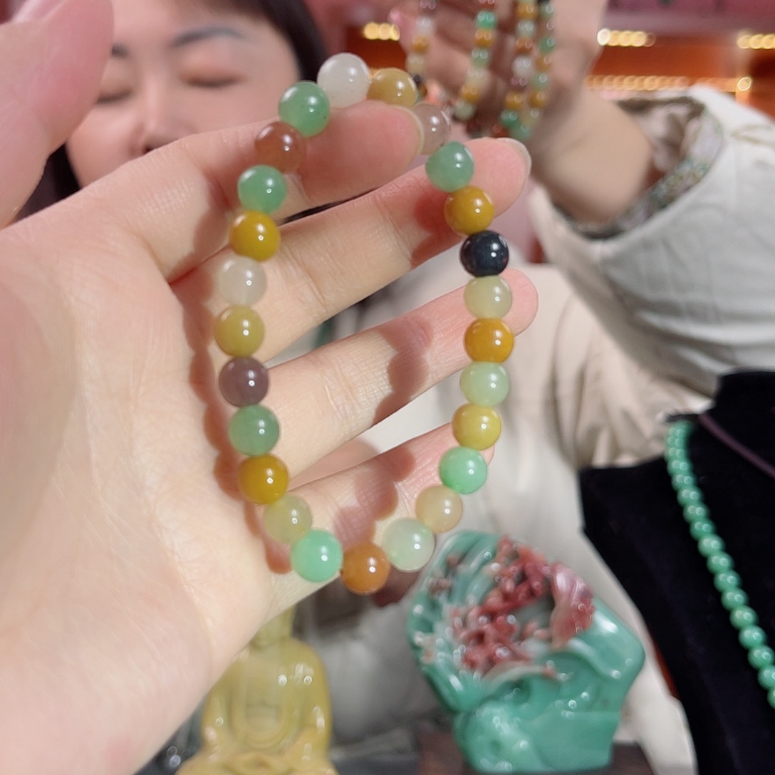 密玉（石英质玉）颈饰未镶嵌