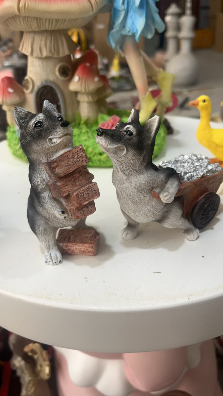 工地狗一对树脂摆件