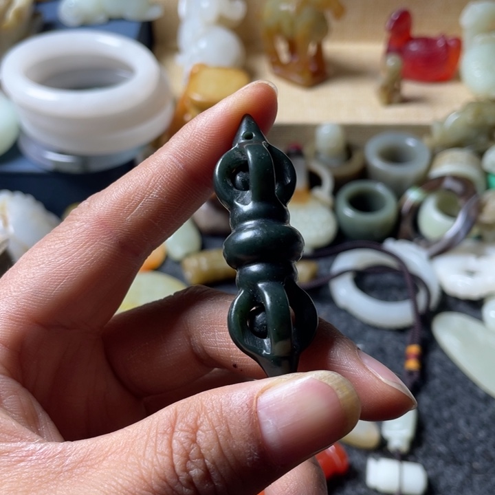 和田玉未镶嵌吊坠(不含链)