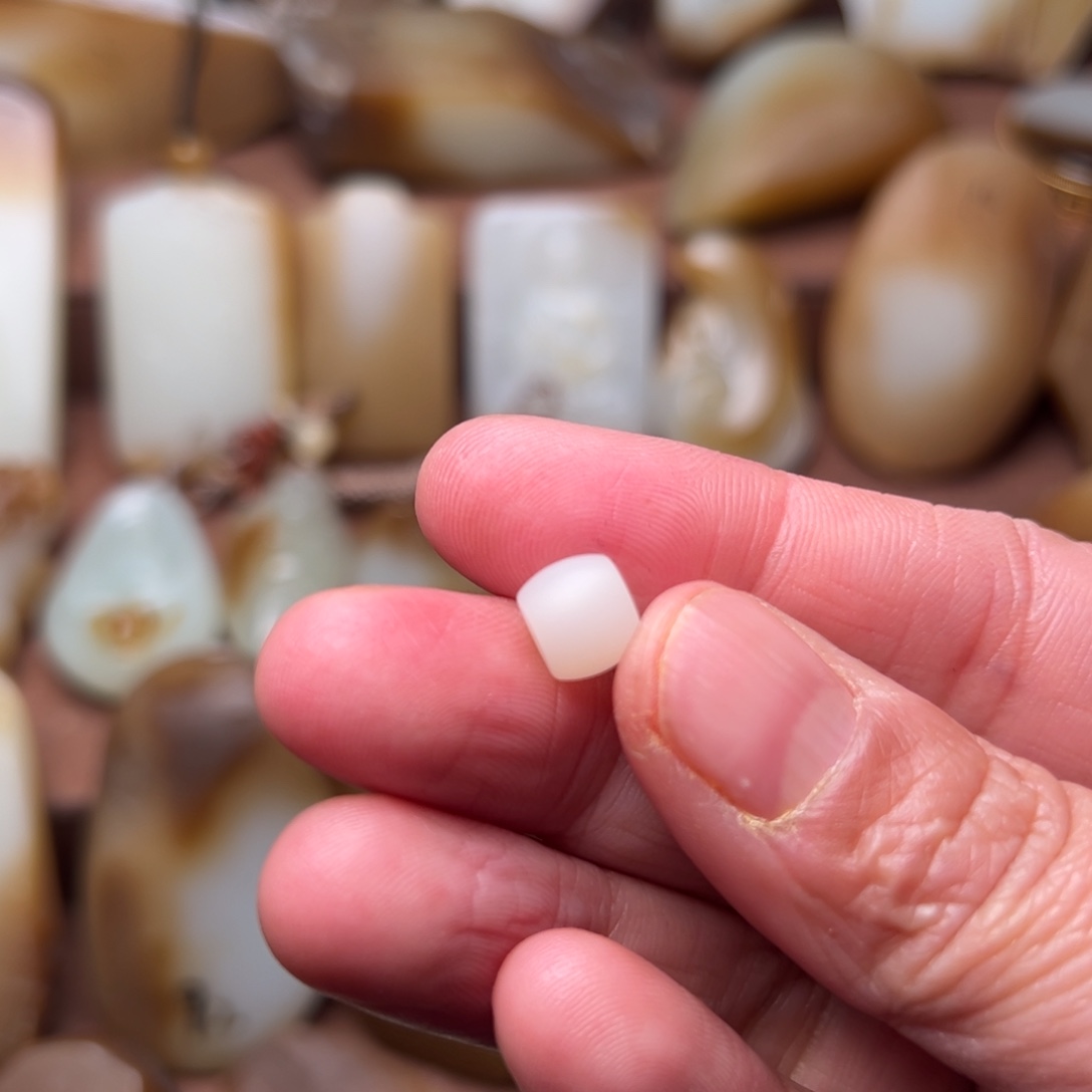 晨***️和田玉未镶嵌包链