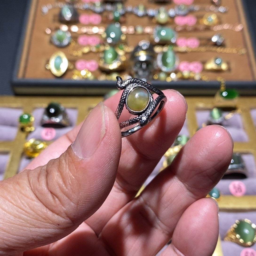 和田玉（碧玉）戒指未镶嵌