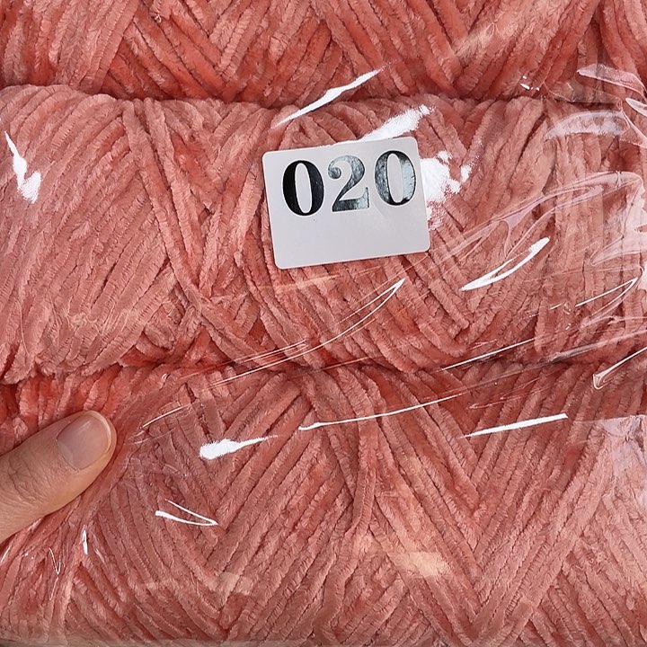 020 光泽绒西瓜红3团