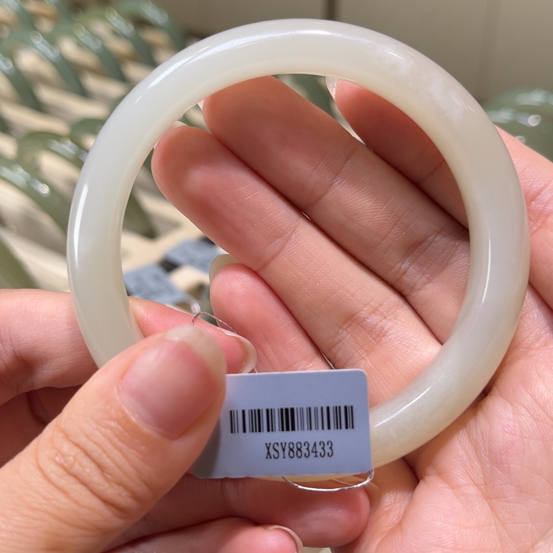 和田玉手镯未镶嵌57.7