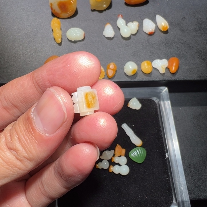 和田玉颈饰未镶嵌清***尘