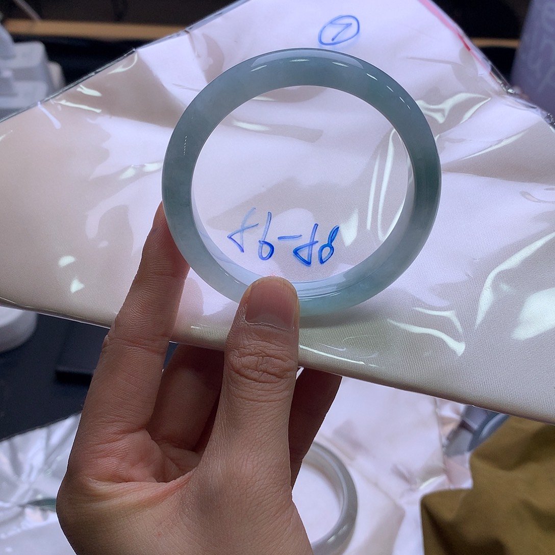 翡翠未镶嵌手镯翡翠