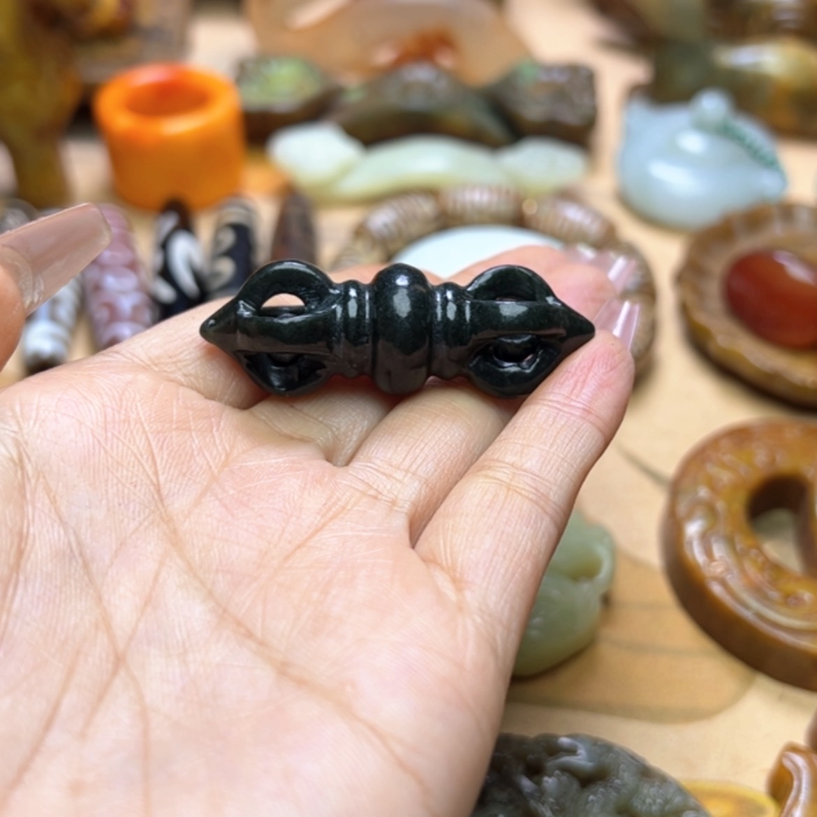 【闪购商品】蛇纹石玉颈饰未镶嵌