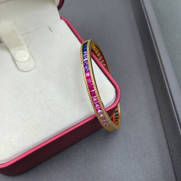   【经典永恒  光芒四射】 手镯 GDJ9723