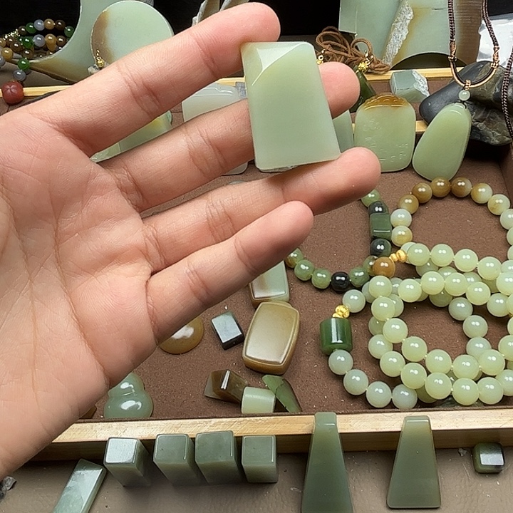 和田玉未镶嵌挂件