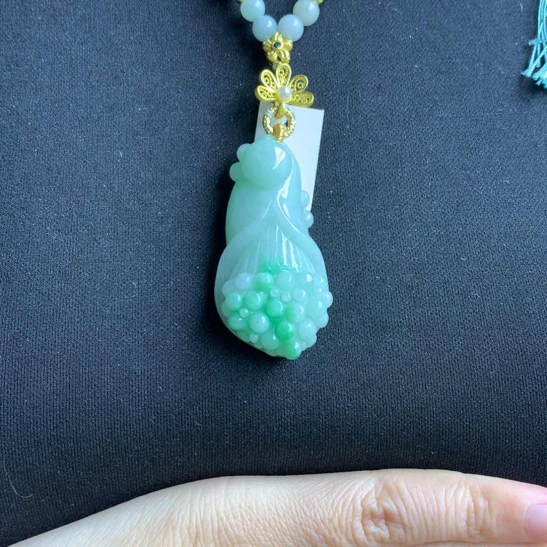 翡翠颈饰未镶嵌翡翠