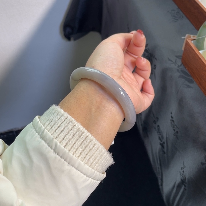 和田玉手镯未镶嵌59