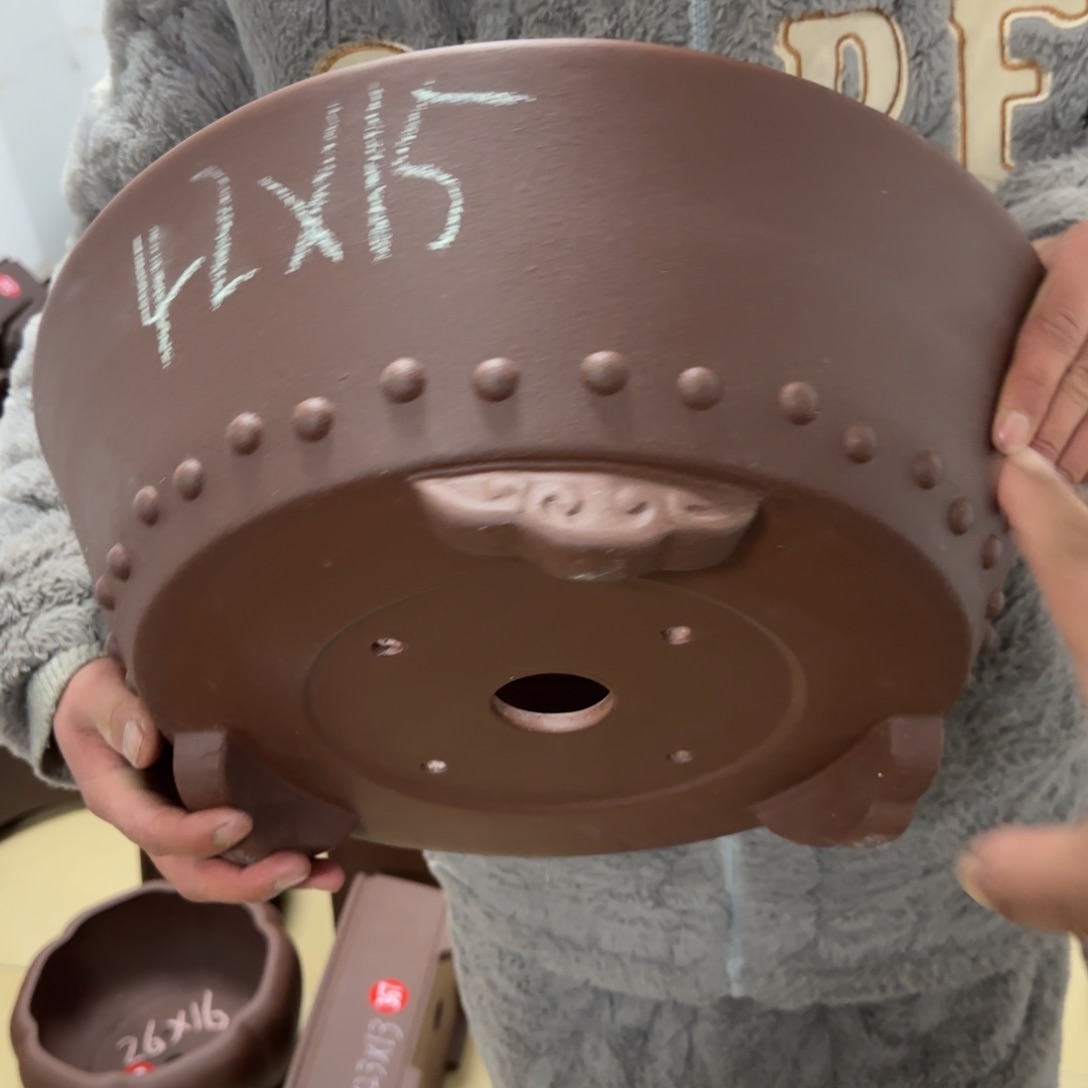 紫砂花盆呜呜呜呜