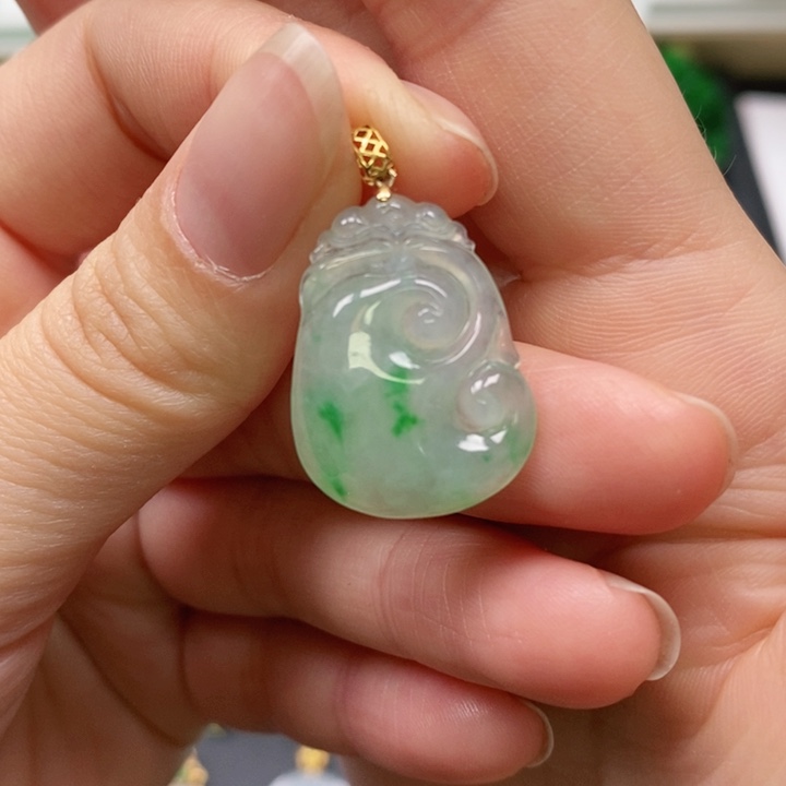 翡翠颈饰未镶嵌吊坠
