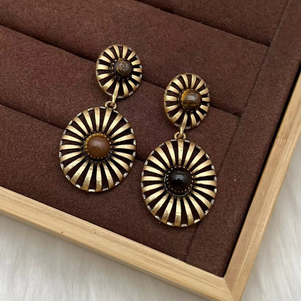 合金树脂耳饰 远远（YY101） 复古耳钉中古风个性大气耳环