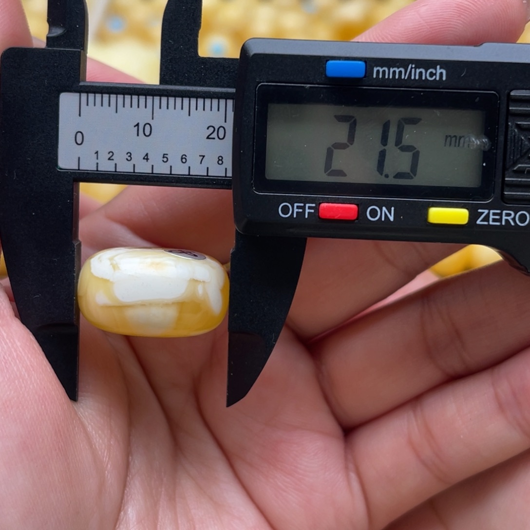 琥珀未镶嵌裸石蜜蜡墩子微瑕笑