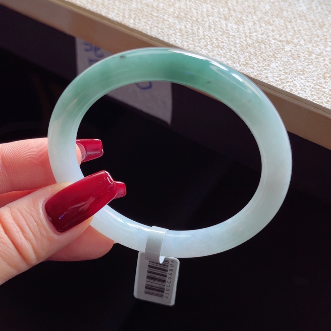 翡翠手镯未镶嵌手镯