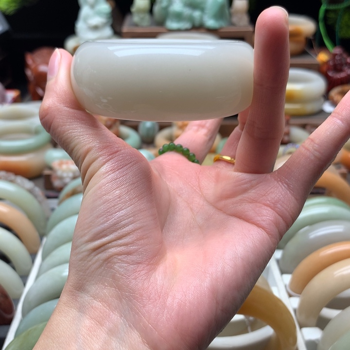 馨***7查罗石合金手镯（开口镯）不退不干