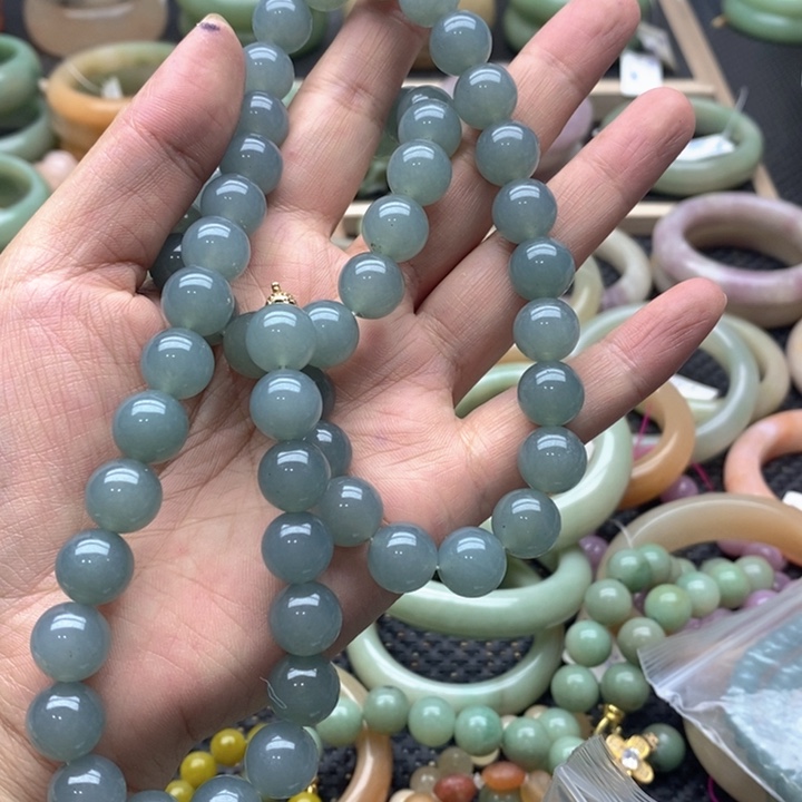 石英质玉合金颈饰宁**远