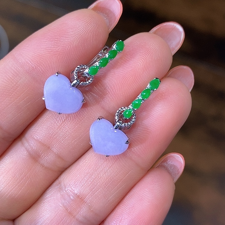 翡翠18K金镶嵌耳饰爱心