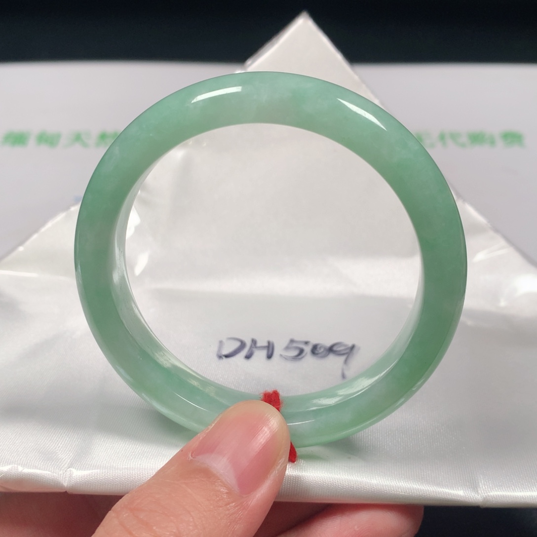 翡翠手镯未镶嵌编号509