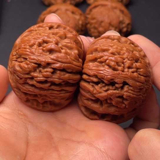 文玩核桃把件秦岭山脉核桃