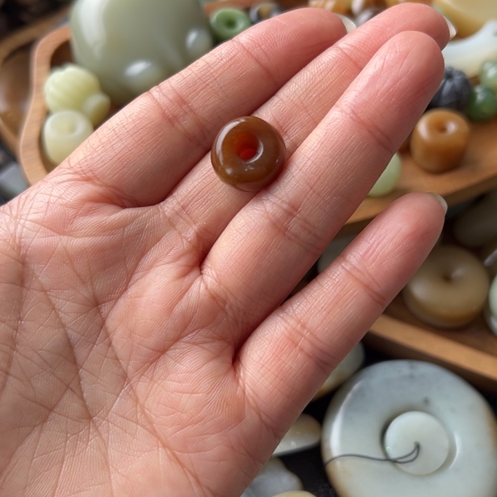 颈饰未镶嵌和田玉幸**猪