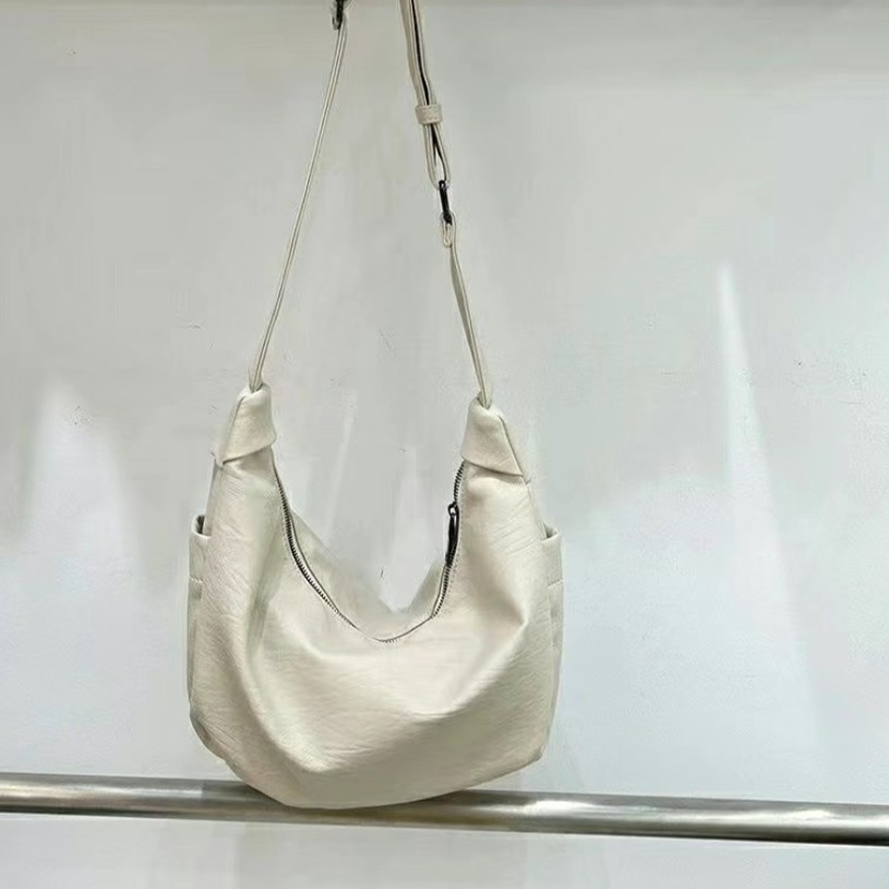 编码301——350黑色单肩潮流牛皮女士饺子包