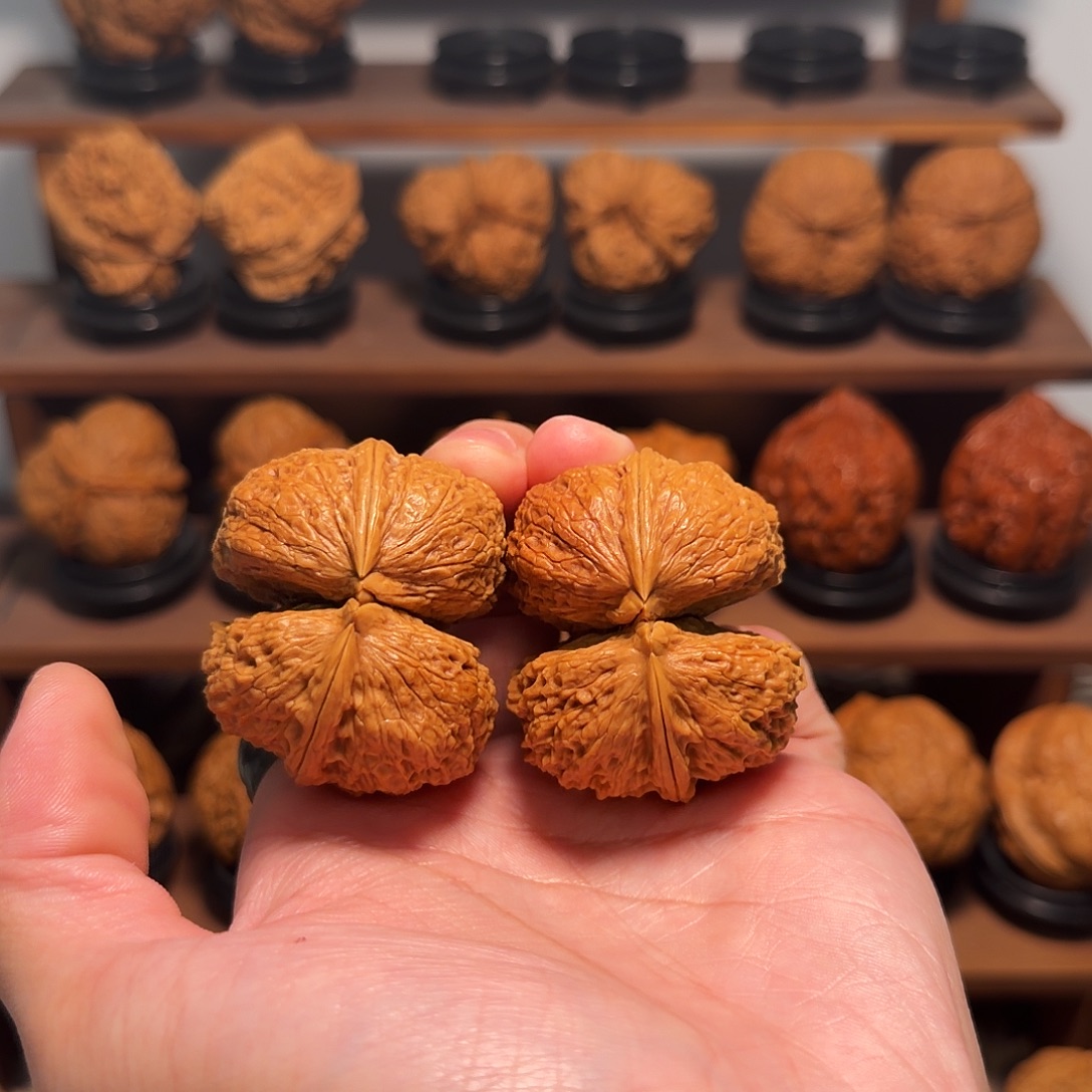 吃***蛋文玩核桃吊坠蝴蝶连体